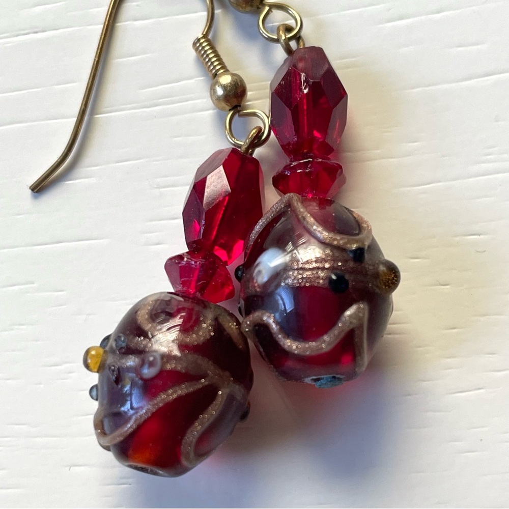 Vintage Venetian style red lampwork & faceted glass dangle earrings goldtone